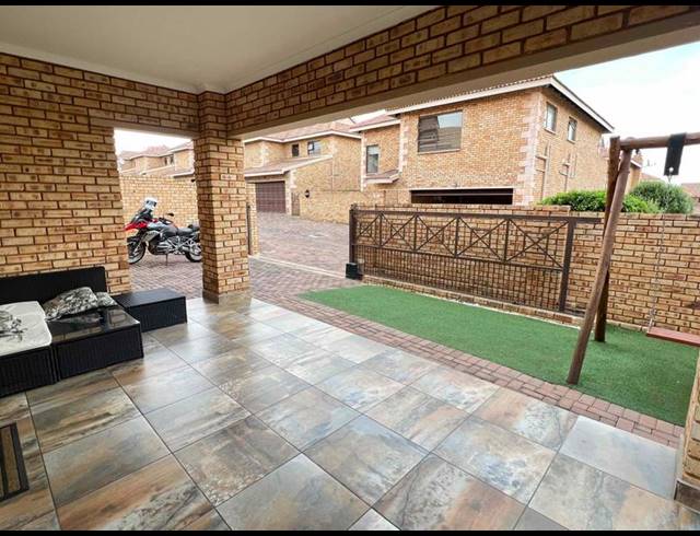 3 BEDROOM PROPERTY TO RENT IN WILGEHEUWEL